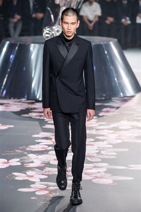 dior 2019 winter men|Dior men's dresses.